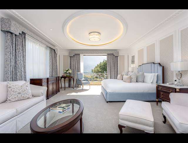 6 BEDROOM FREESTANDING TO LET IN BISHOPSCOURT